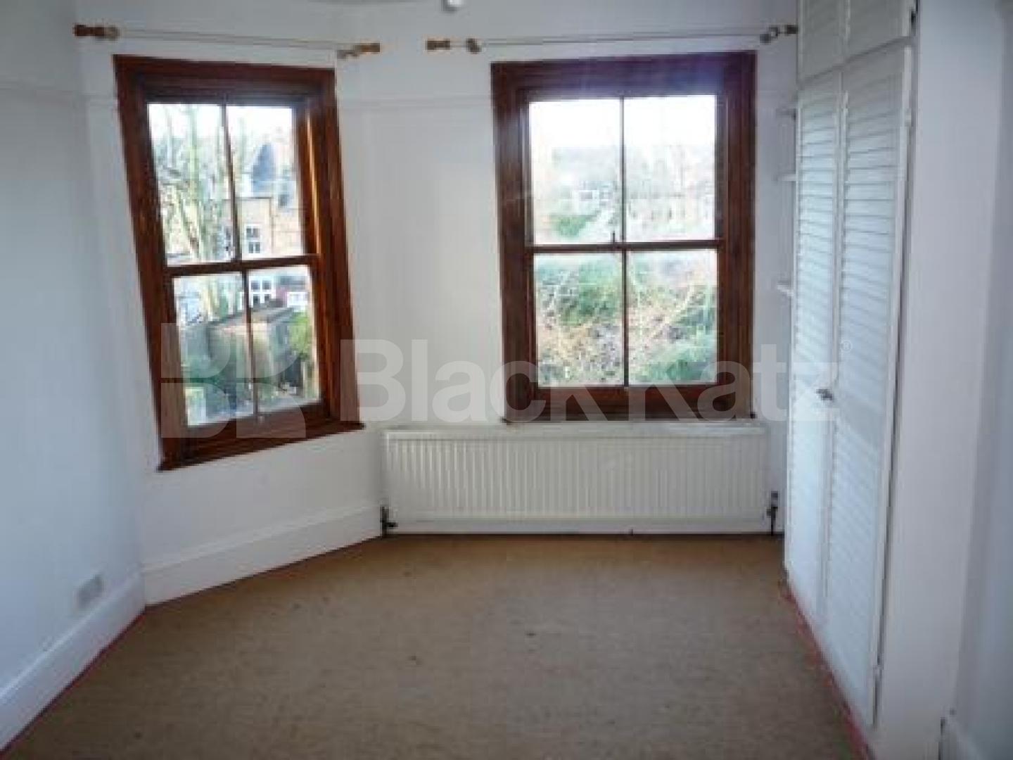 			2 Bedroom, 1 bath, 1 reception Flat			 Glebe Rd, Crouch End