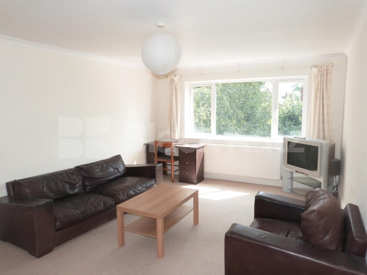 			2 Bedroom, 1 bath, 1 reception Flat			 Queens Avenue, MUSWELL HILL