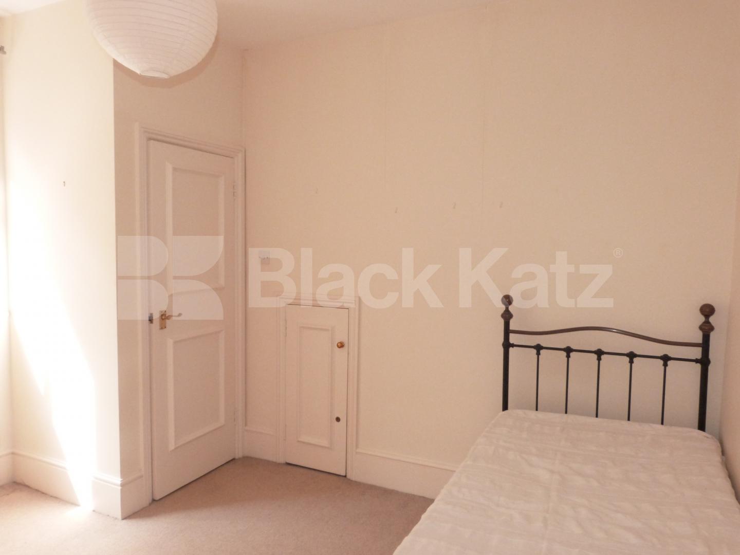 			2 Bedroom, 1 bath, 1 reception Flat			 Queens Avenue, MUSWELL HILL