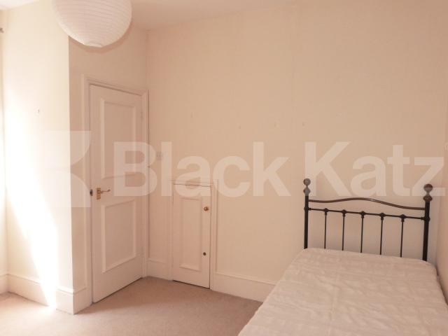 			2 Bedroom, 1 bath, 1 reception Flat			 Queens Avenue, MUSWELL HILL