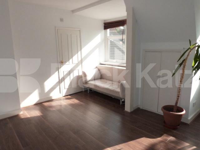			1 Bedroom, 1 bath, 1 reception Flat			 Colney Hatch Lane, Muswell Hill