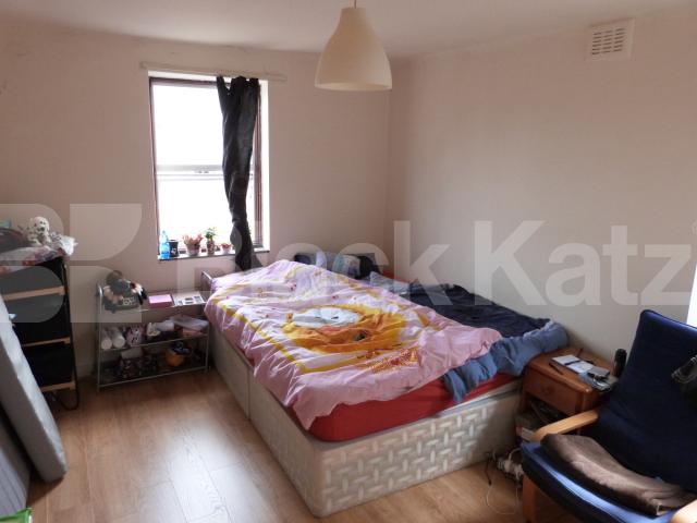 			2 Bedroom, 1 bath, 1 reception Flat			 Turnpike Lane, Hornsey