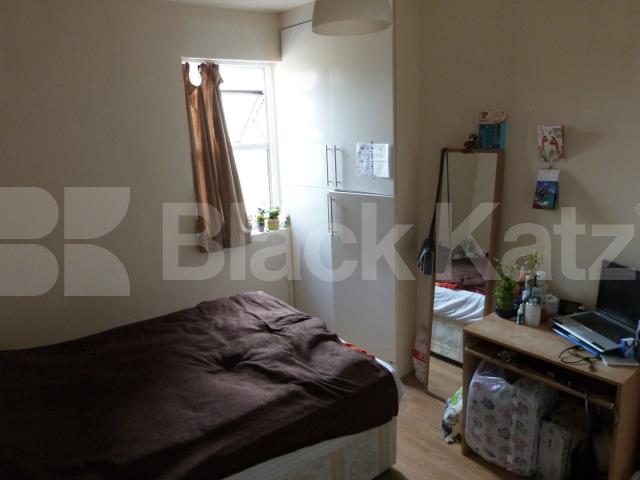 			2 Bedroom, 1 bath, 1 reception Flat			 Turnpike Lane, Hornsey