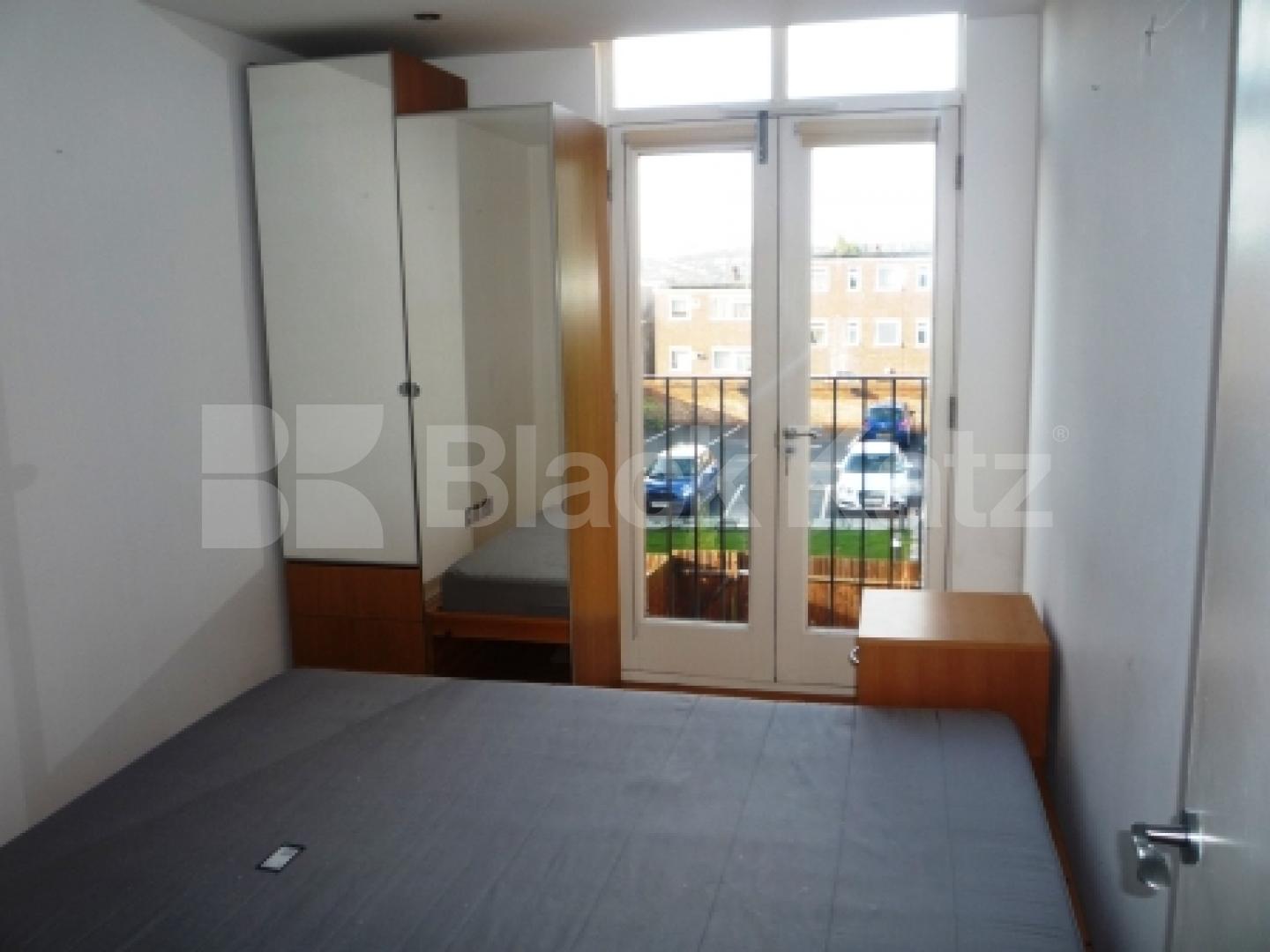 			2 Bedroom, 1 bath, 1 reception Flat			 Hillfield Avenue, CROUCH END