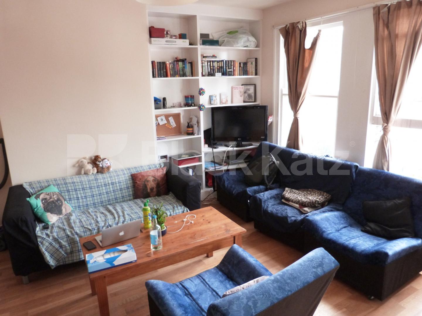			2 Bedroom, 1 bath, 1 reception Flat			 Turnpike Lane, Hornsey