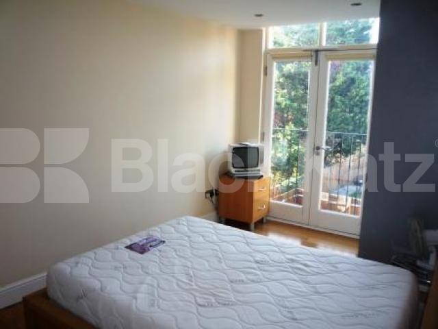 			2 Bedroom, 1 bath, 1 reception Flat			 Hillfield Avenue, CROUCH END