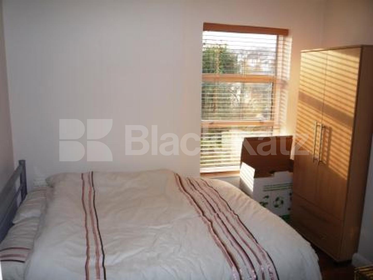 			LET, 1 Bedroom, 1 bath, 1 reception Flat			 Park Road, CROUCH END