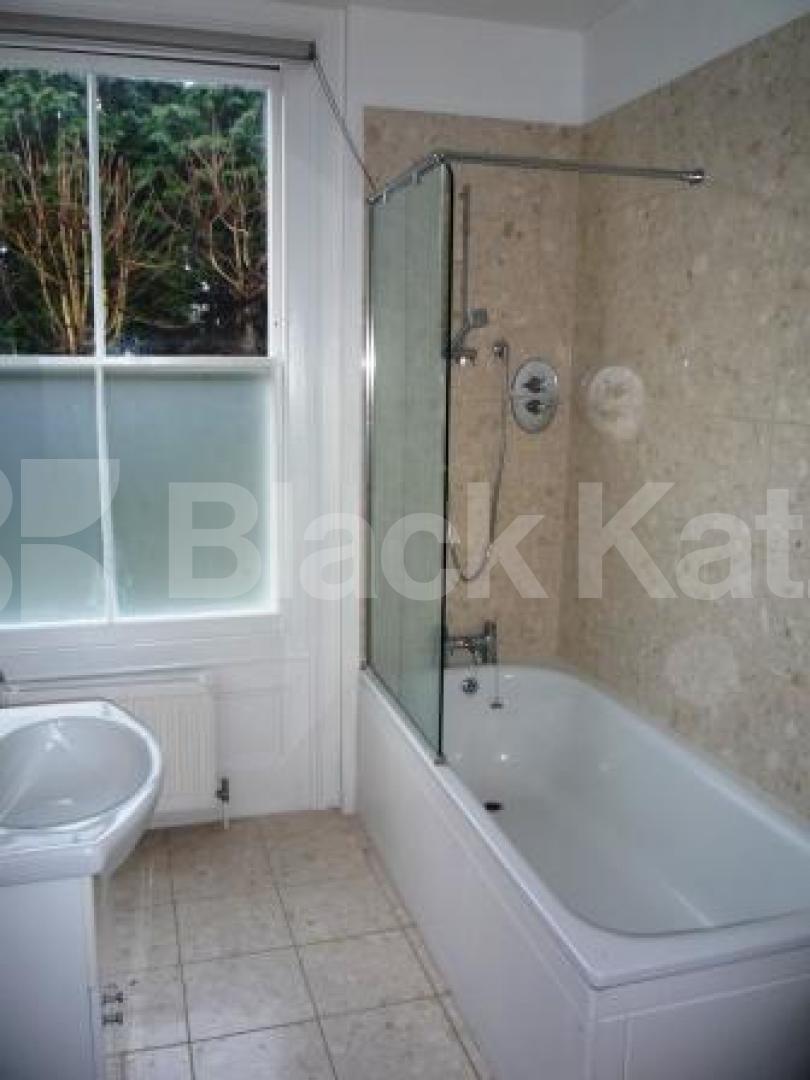 			1 Bedroom, 1 bath, 1 reception Flat			 Highgate West Hill, HIGHGATE