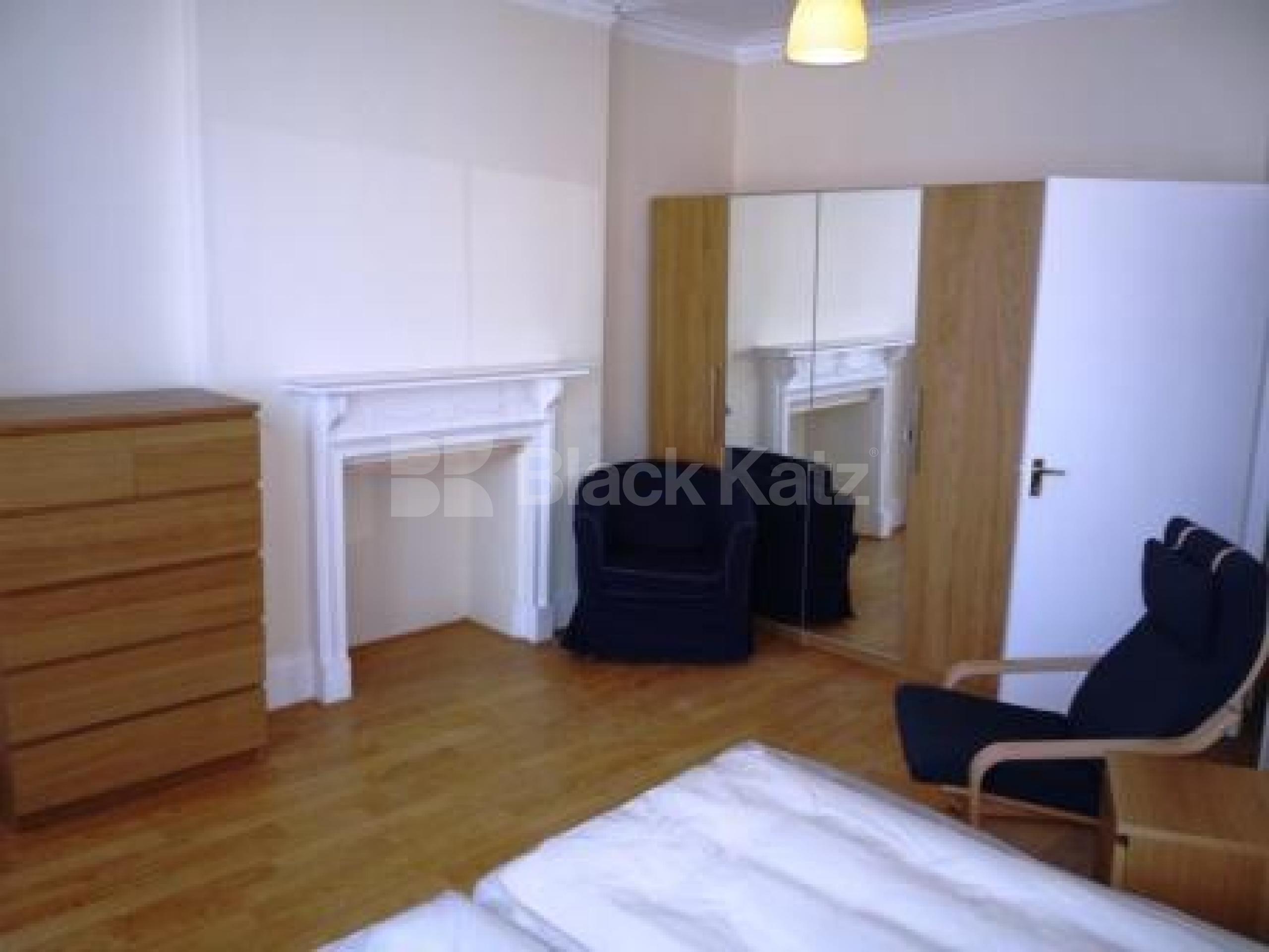 			3 Bedroom, 1 bath, 1 reception Flat			 Muswell Avenue, MUSWELL HILL N10