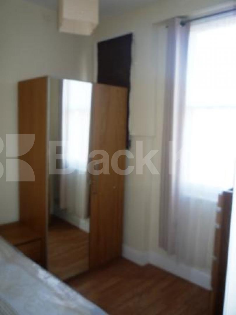 			3 Bedroom, 1 bath, 1 reception Flat			 Muswell Avenue, MUSWELL HILL