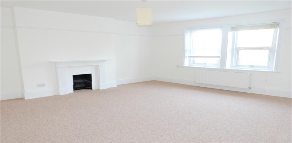 			3 Bedroom, 1 bath, 1 reception Flat			 Mowbray Road, KILBURN 