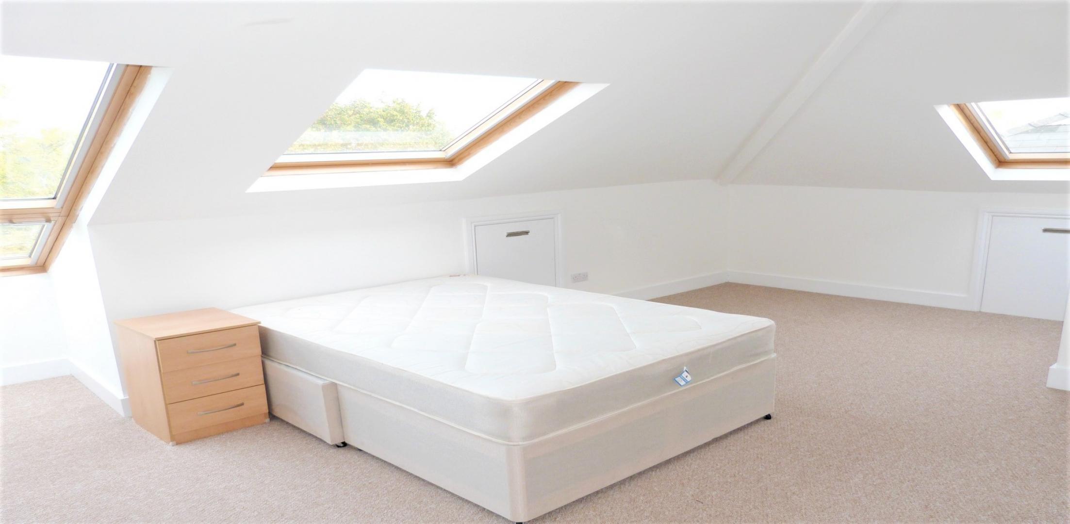 			3 Bedroom, 1 bath, 1 reception Flat			 Mowbray Road, KILBURN 