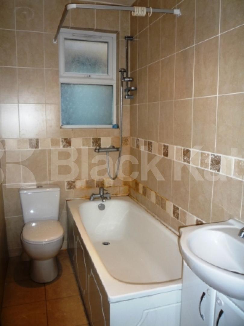 			Only 1 month's deposit instead of 6 weeks saving £500!, 2 Bedroom, 1 bath, 1 reception Flat			 Tottenham Lane, CROUCH END