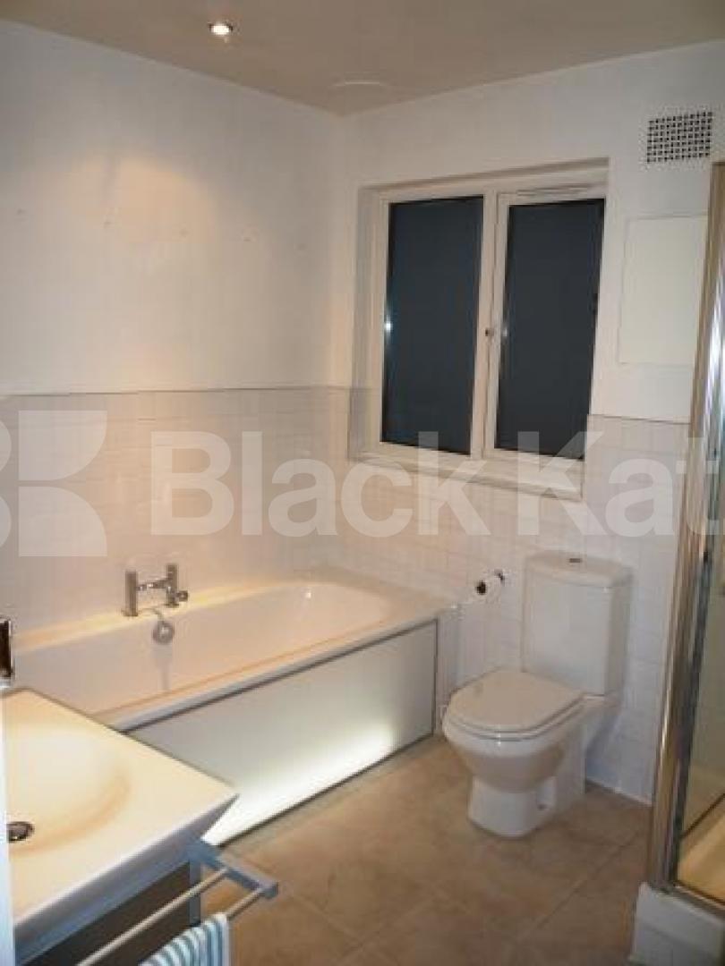 			2 Bedroom, 1 bath, 1 reception Flat			 Bedford Road, ALEXANDRA PALACE