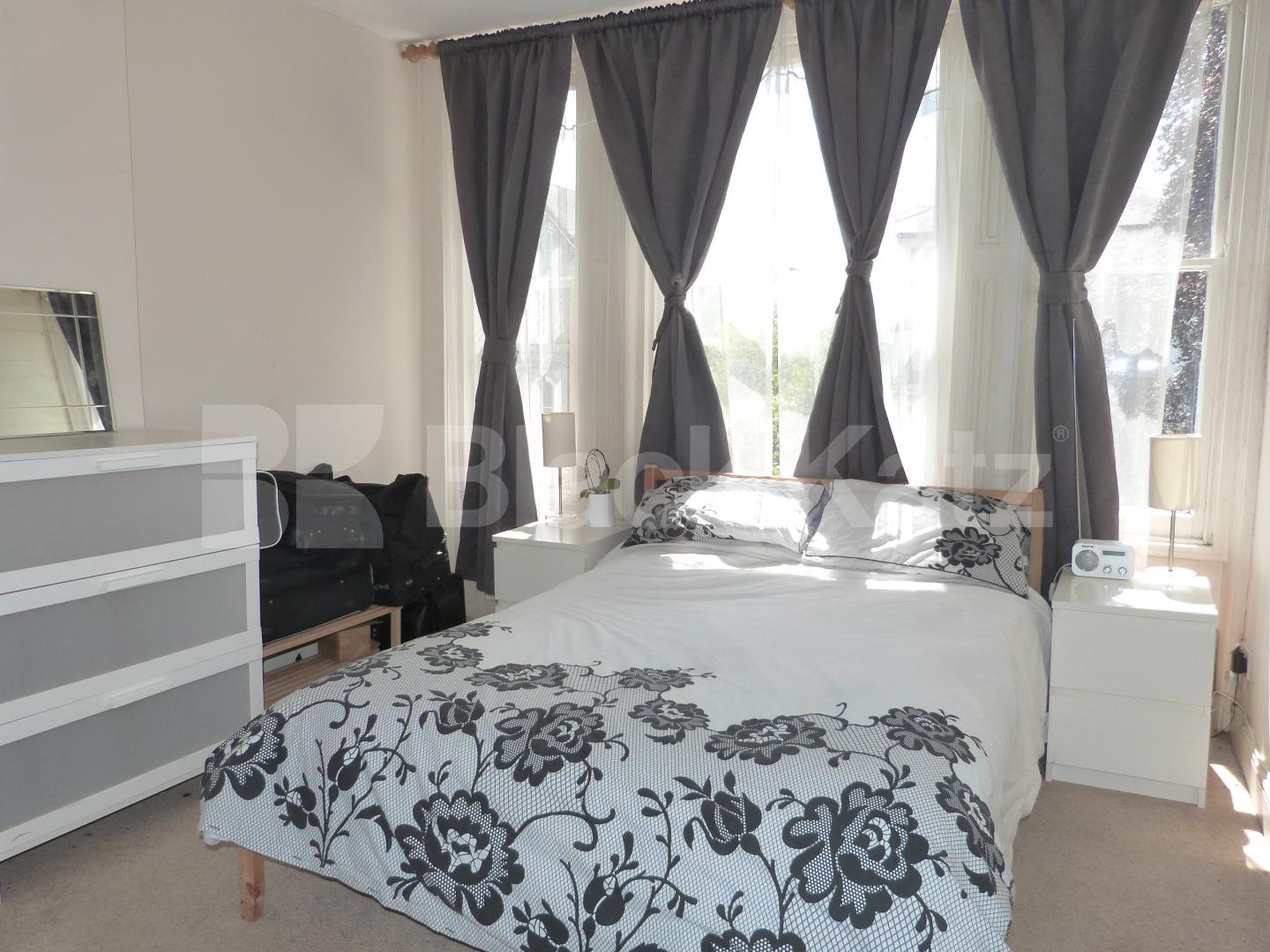			LET BY BLACK KATZ, 1 Bedroom, 1 bath, 1 reception Flat			 Hampstead Lane, HIGHGATE