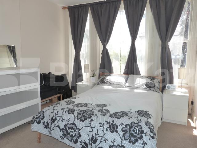 			LET BY BLACK KATZ, 1 Bedroom, 1 bath, 1 reception Flat			 Hampstead Lane, HIGHGATE