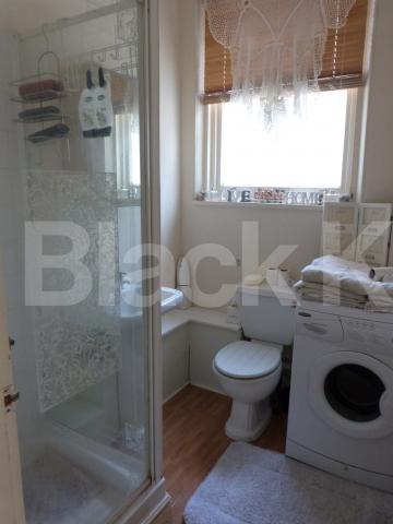 			LET BY BLACK KATZ, 1 Bedroom, 1 bath, 1 reception Flat			 Hampstead Lane, HIGHGATE