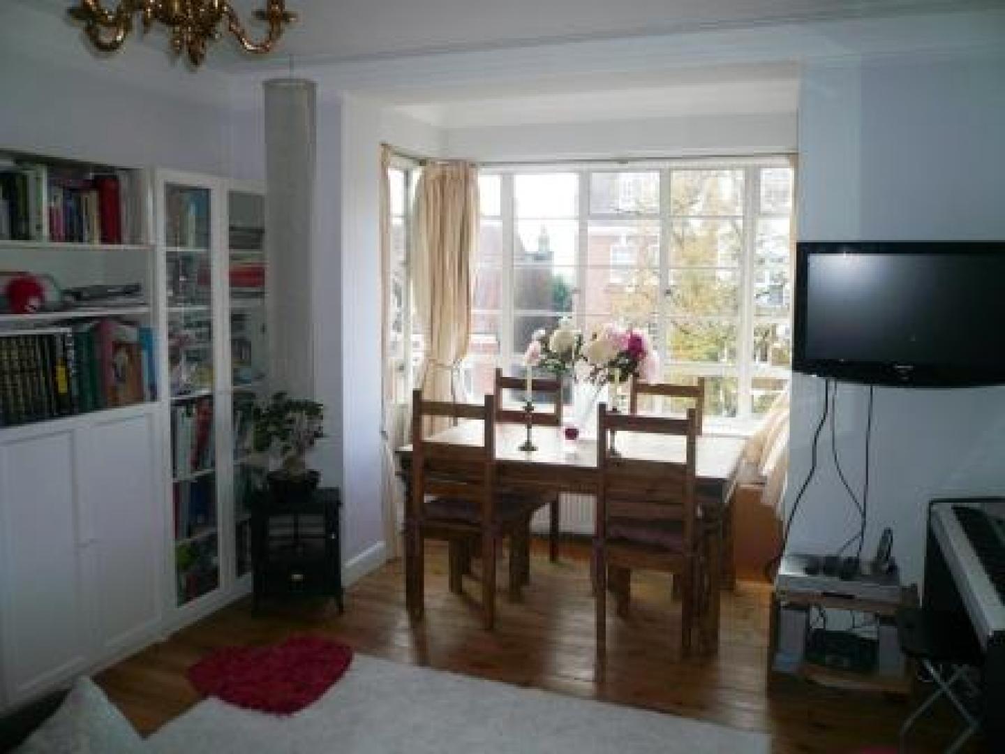			2 Bedroom, 1 bath, 1 reception Flat			 West End Lane, WEST HAMPSTEAD