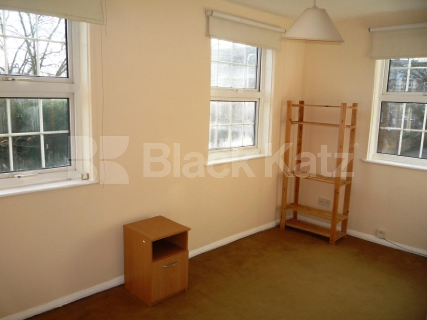 			4 Bedroom, 1 bath, 1 reception House			 Sussex Gardens, HIGHGATE