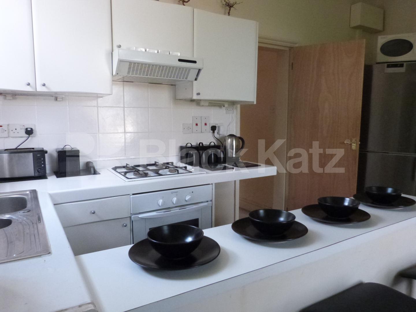 			LET BY BLACK KATZ, 1 Bedroom, 1 bath, 1 reception Flat			 Hampstead Lane, HIGHGATE