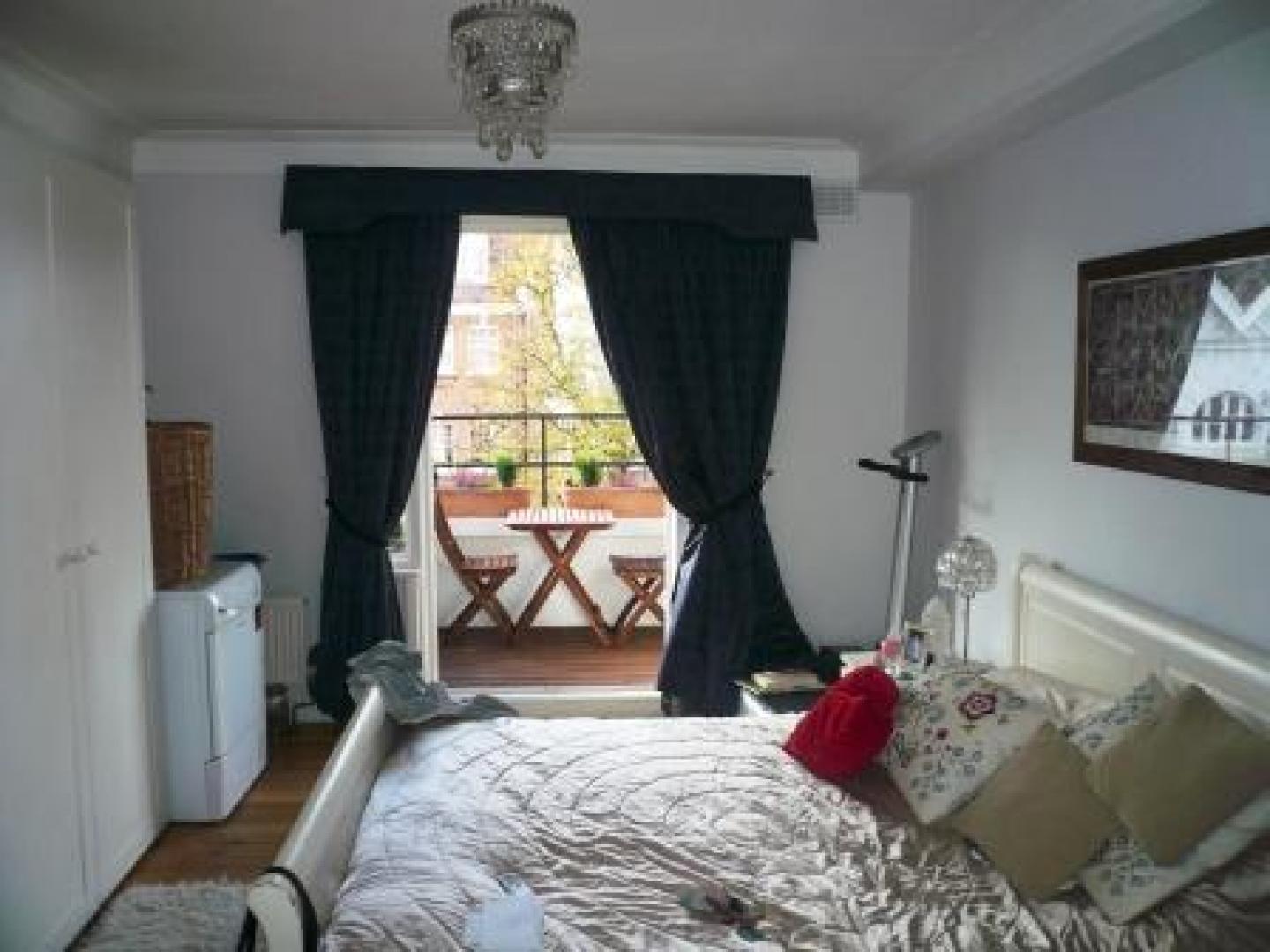 			2 Bedroom, 1 bath, 1 reception Flat			 West End Lane, WEST HAMPSTEAD