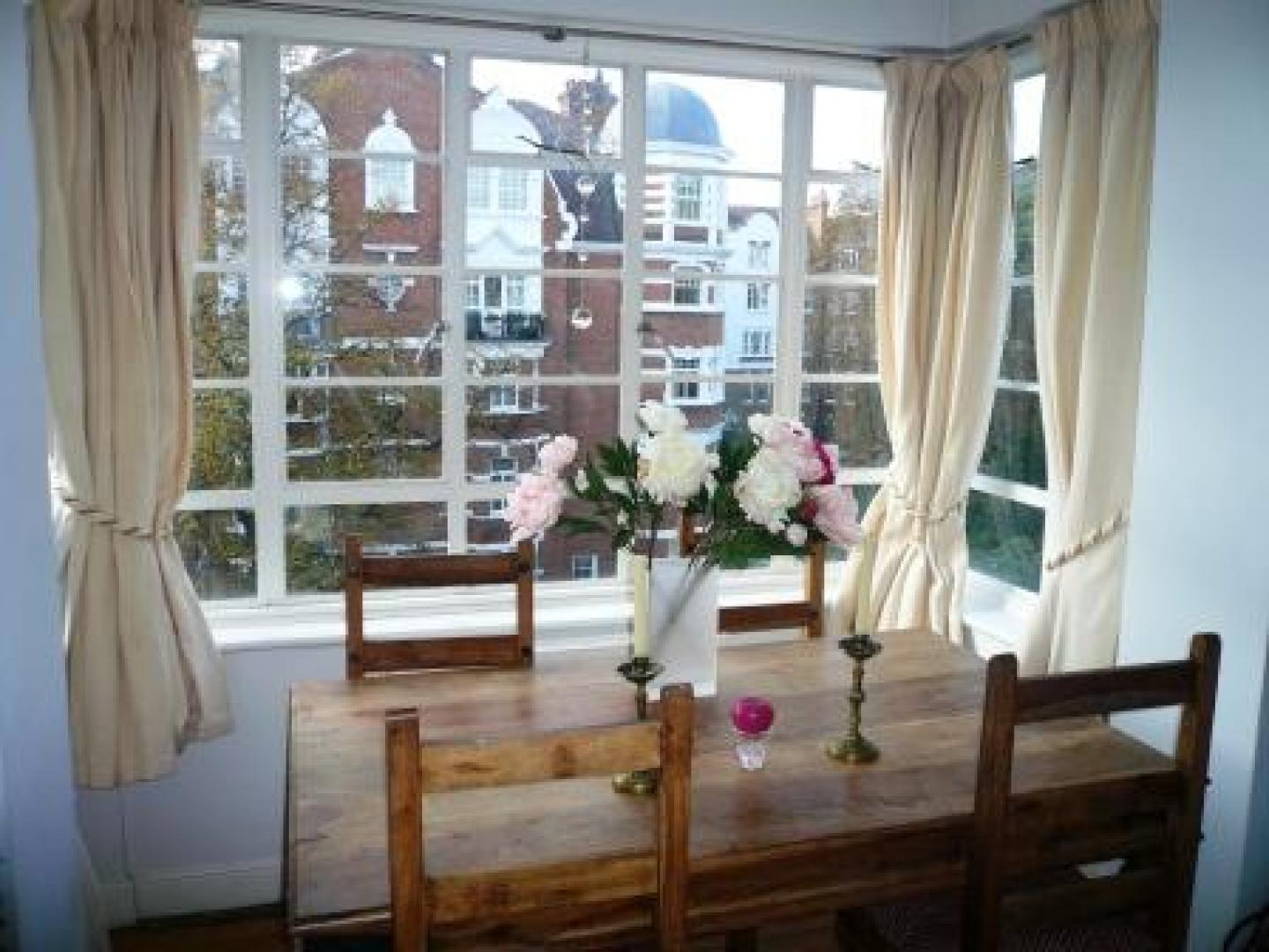 			2 Bedroom, 1 bath, 1 reception Flat			 West End Lane, WEST HAMPSTEAD