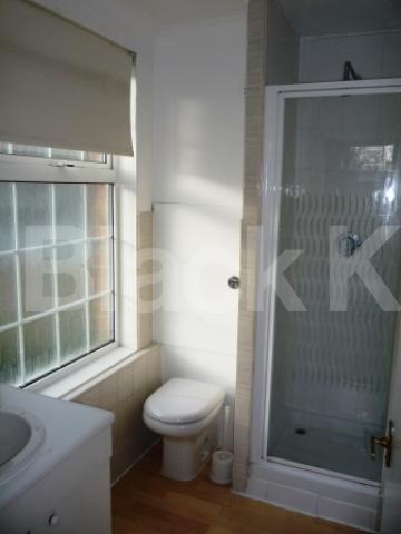 			4 Bedroom, 1 bath, 1 reception House			 Sussex Gardens, HIGHGATE