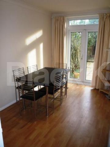 			4 Bedroom, 1 bath, 1 reception House			 Sussex Gardens, HIGHGATE