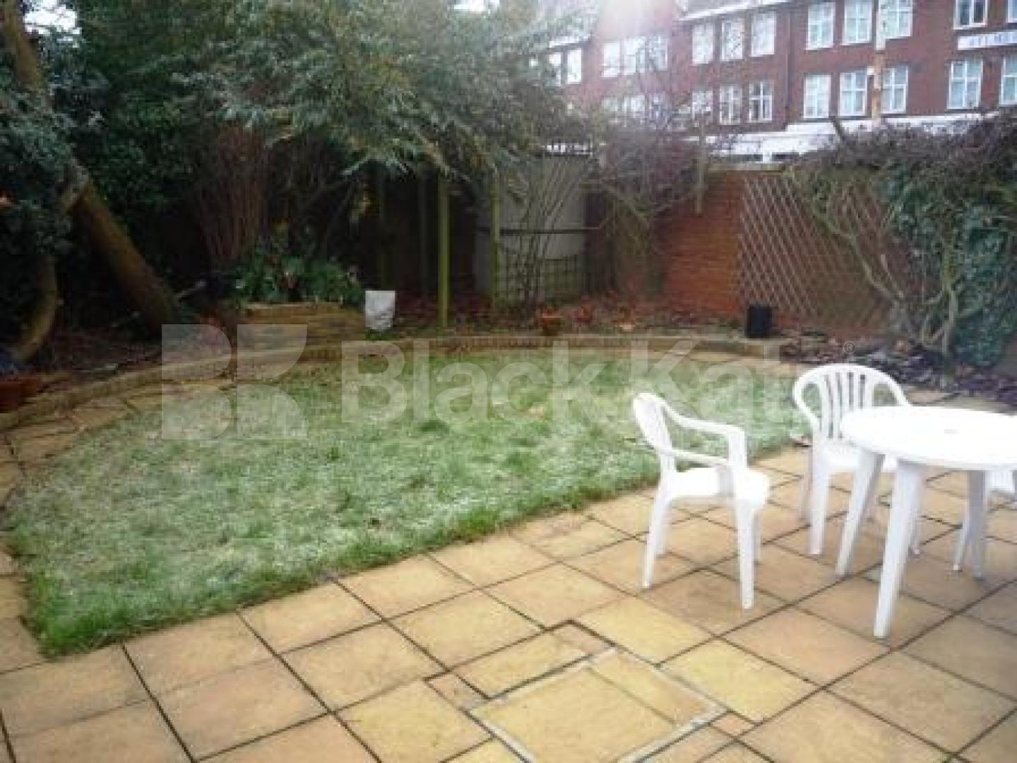 			4 Bedroom, 1 bath, 1 reception House			 Sussex Gardens, HIGHGATE