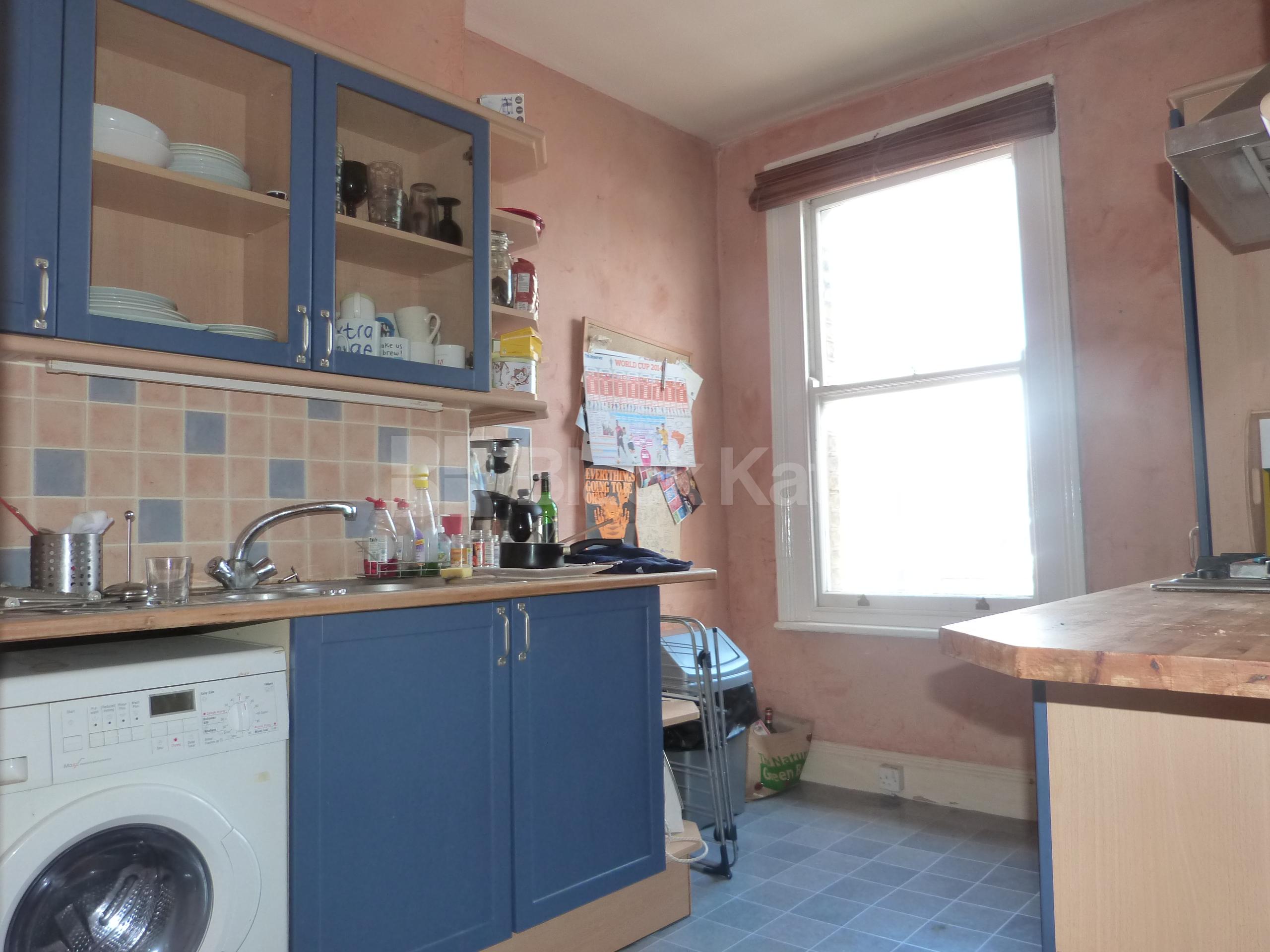 			2 Bedroom, 1 bath, 1 reception Flat			 Ferme Park Road, CROUCH END N8