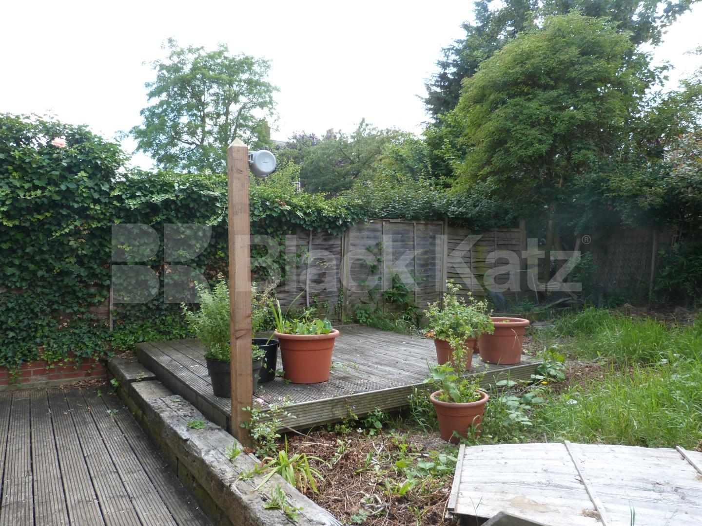 			2 Bedroom, 1 bath, 1 reception Flat			 Ferme Park Road, CROUCH END