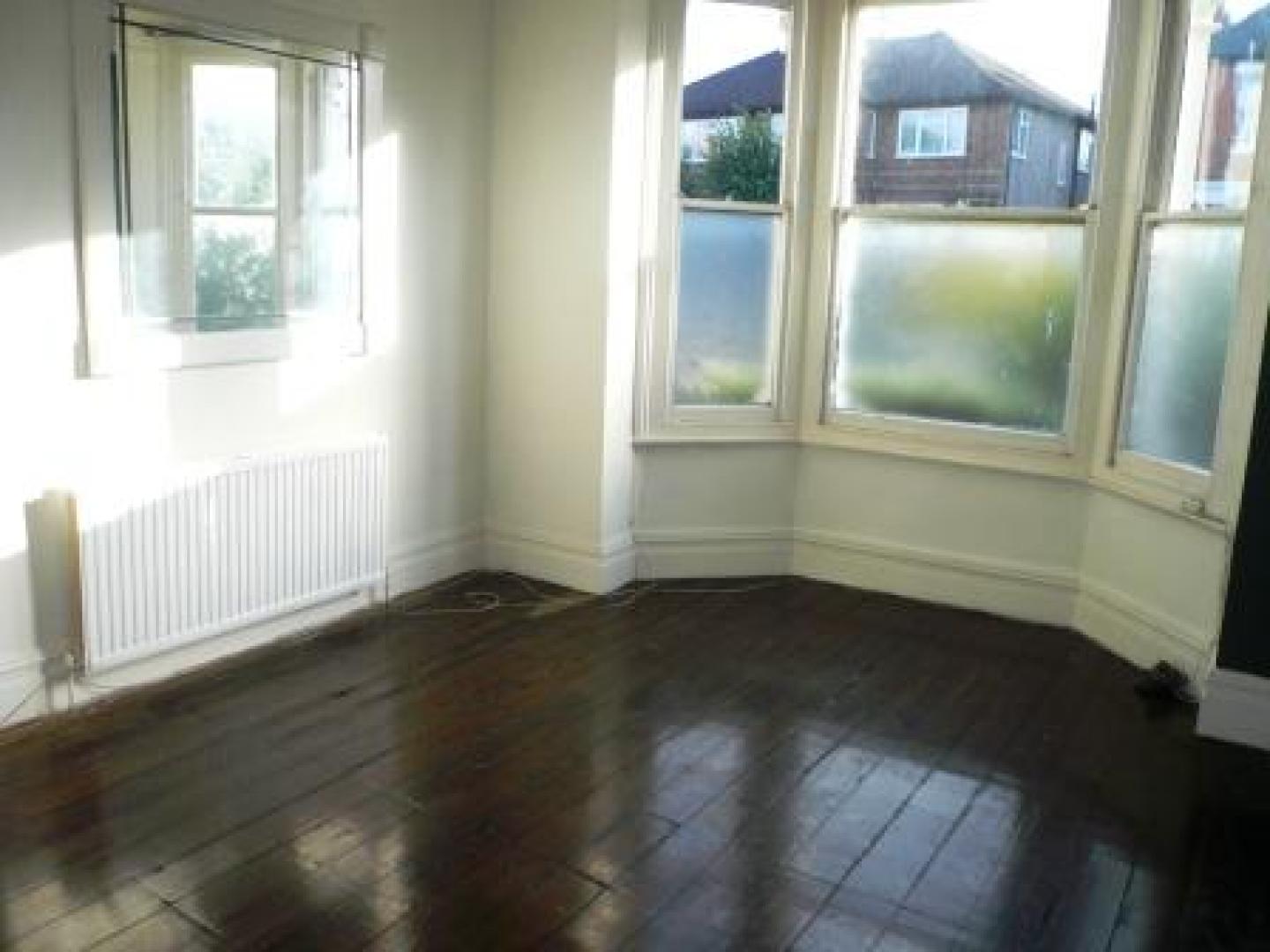 			2 Bedroom, 1 bath, 1 reception Flat			 Harlesden Road, WILLESDEN GREEN