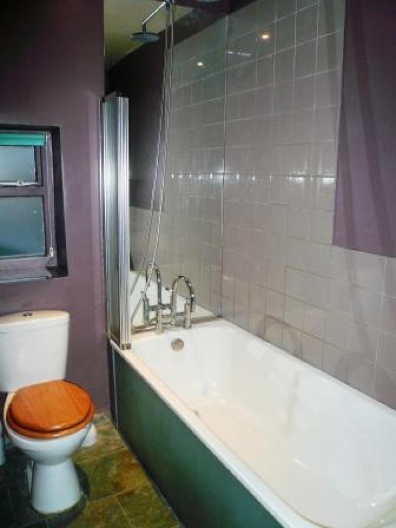 			2 Bedroom, 1 bath, 1 reception Flat			 Harlesden Road, WILLESDEN GREEN