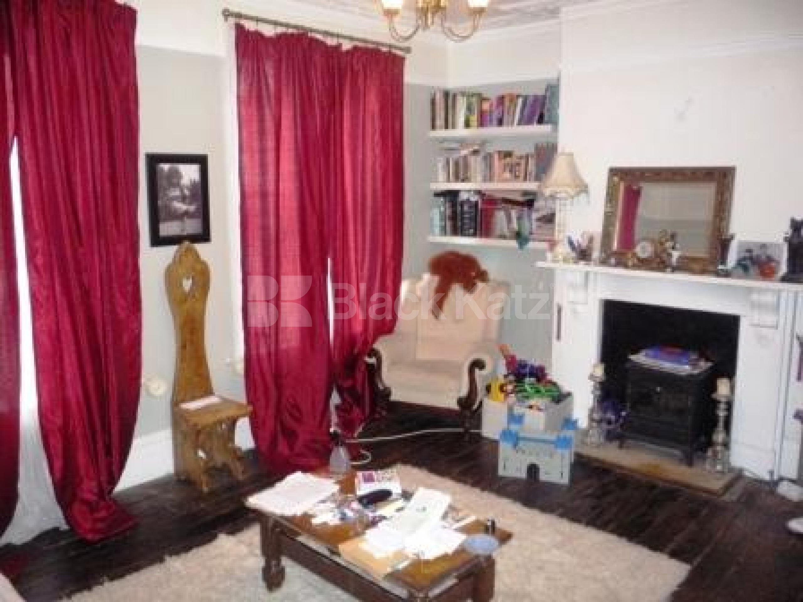 			3 Bedroom, 1 bath, 1 reception Flat			 The Broadway, CROUCH END N8
