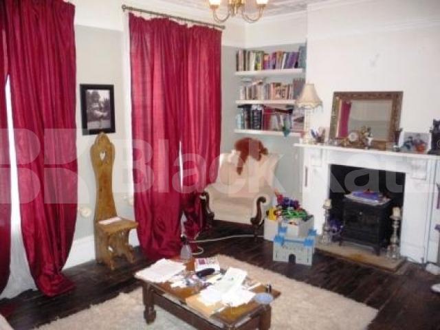 			3 Bedroom, 1 bath, 1 reception Flat			 The Broadway, CROUCH END