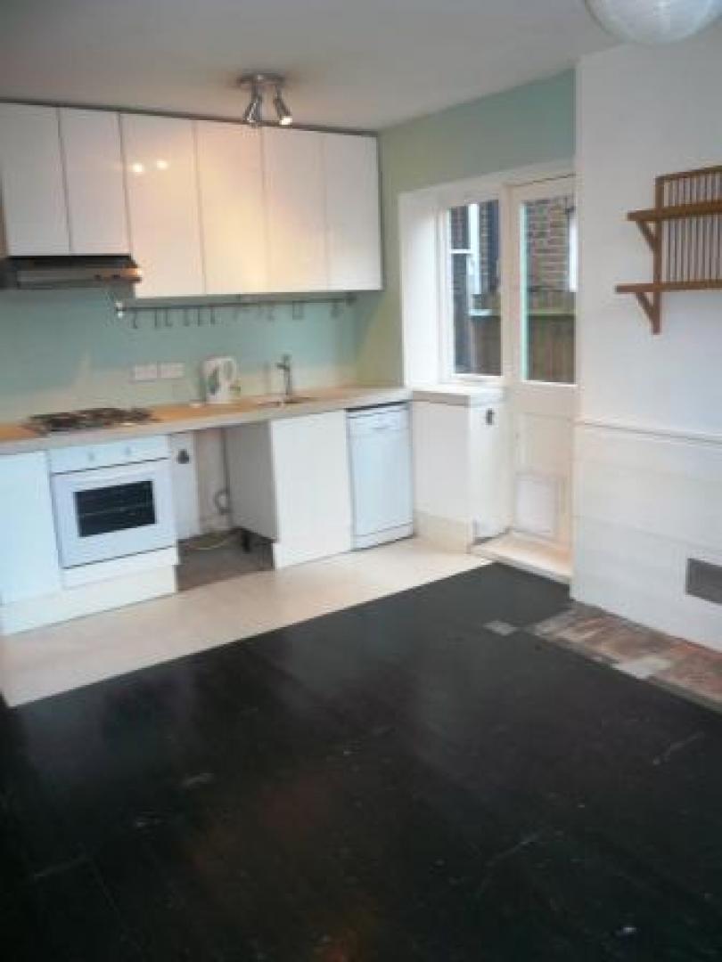 			2 Bedroom, 1 bath, 1 reception Flat			 Harlesden Road, WILLESDEN GREEN