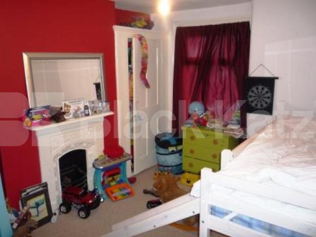 			3 Bedroom, 1 bath, 1 reception Flat			 The Broadway, CROUCH END