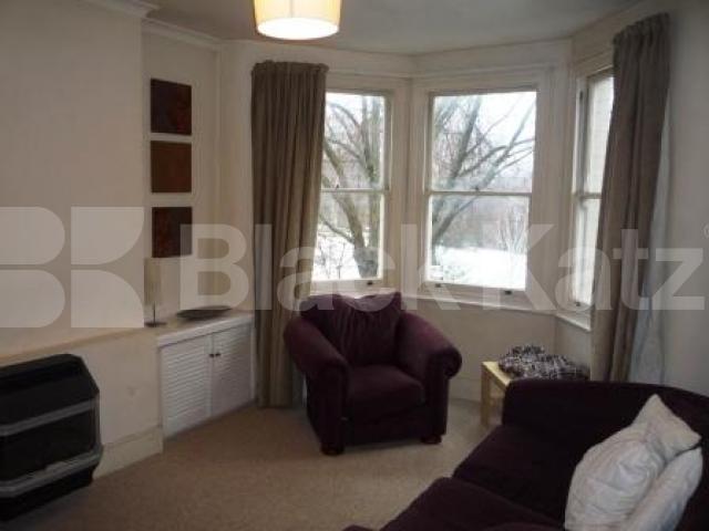 			3 Bedroom, 1 bath, 1 reception Flat			 Middle Lane, CROUCH END