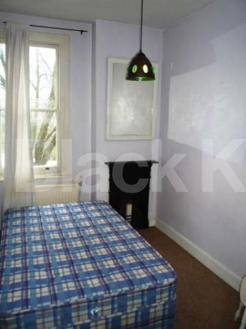 			3 Bedroom, 1 bath, 1 reception Flat			 Middle Lane, CROUCH END