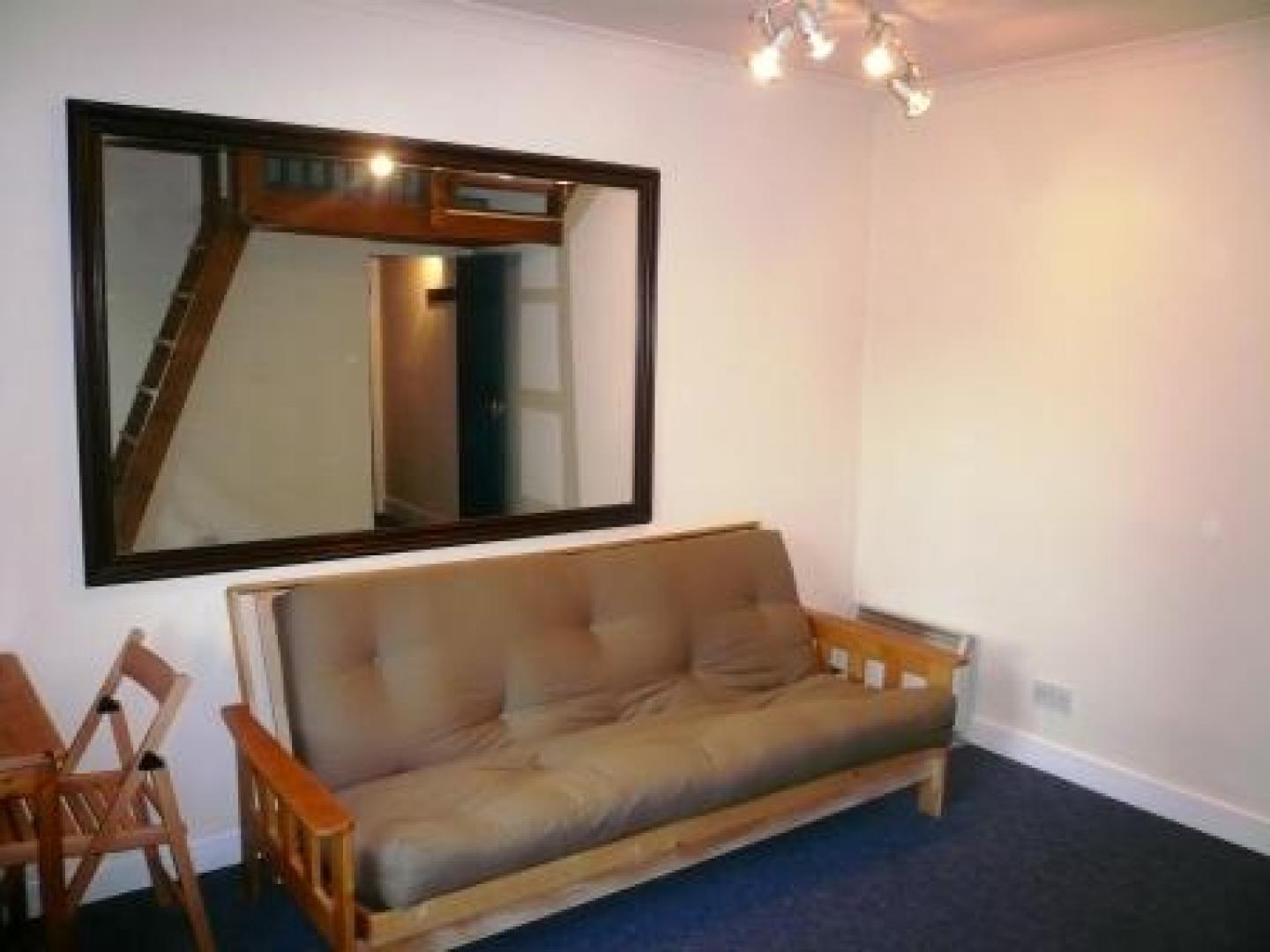 			Studio Apartment, 1 bath, 1 reception Studio			 Willesden Lane, KILBURN