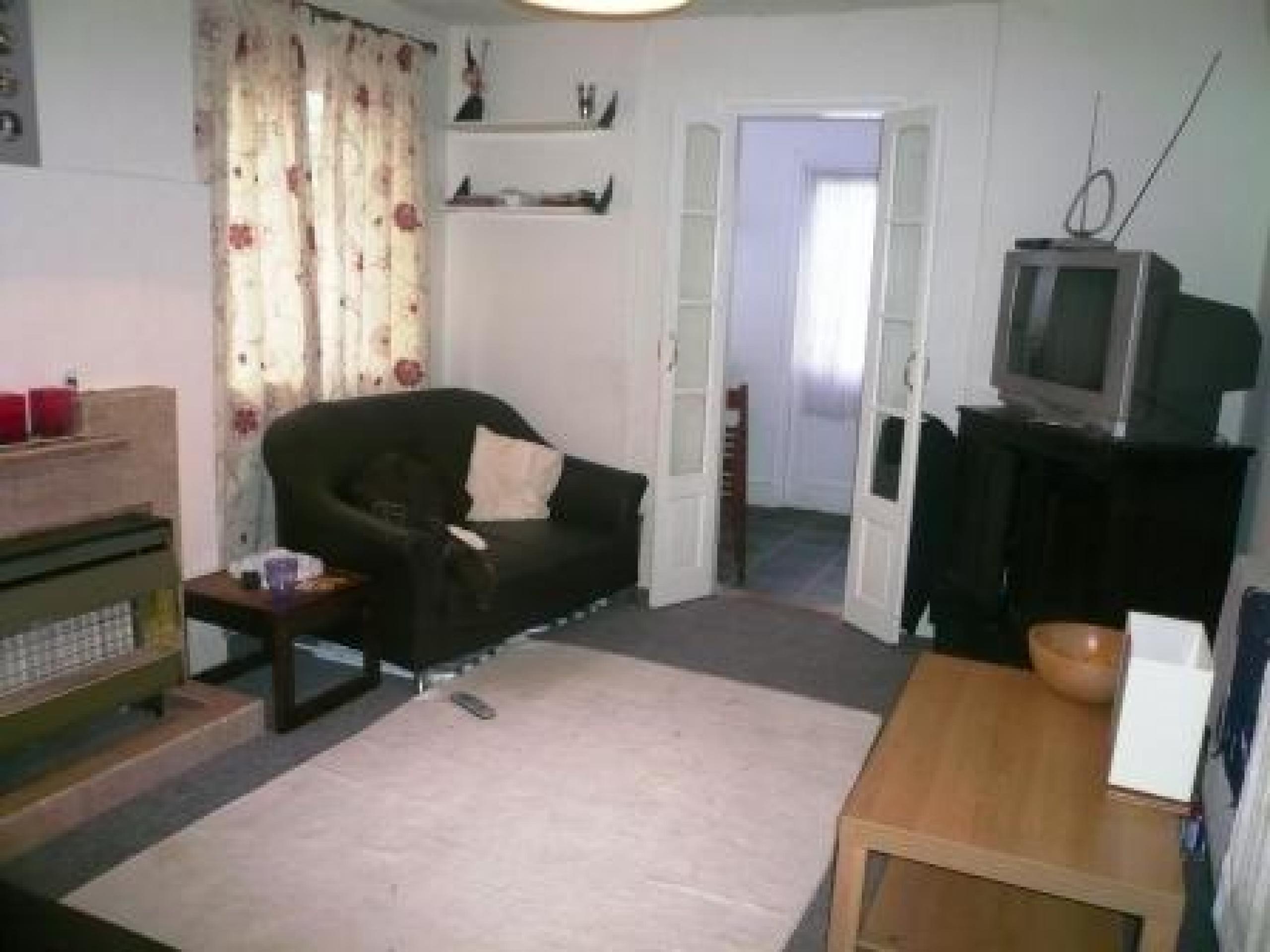 			PRIVATE GARDEN, 2 Bedroom, 1 bath, 1 reception Flat			 Purves Road, KENSAL GREEN NW10