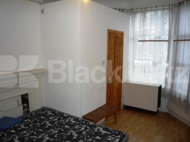 			Inclusive of all bills!, Studio Apartment, 1 bath, 1 reception Flat			 Rathcoole Avenue, CROUCH END N8