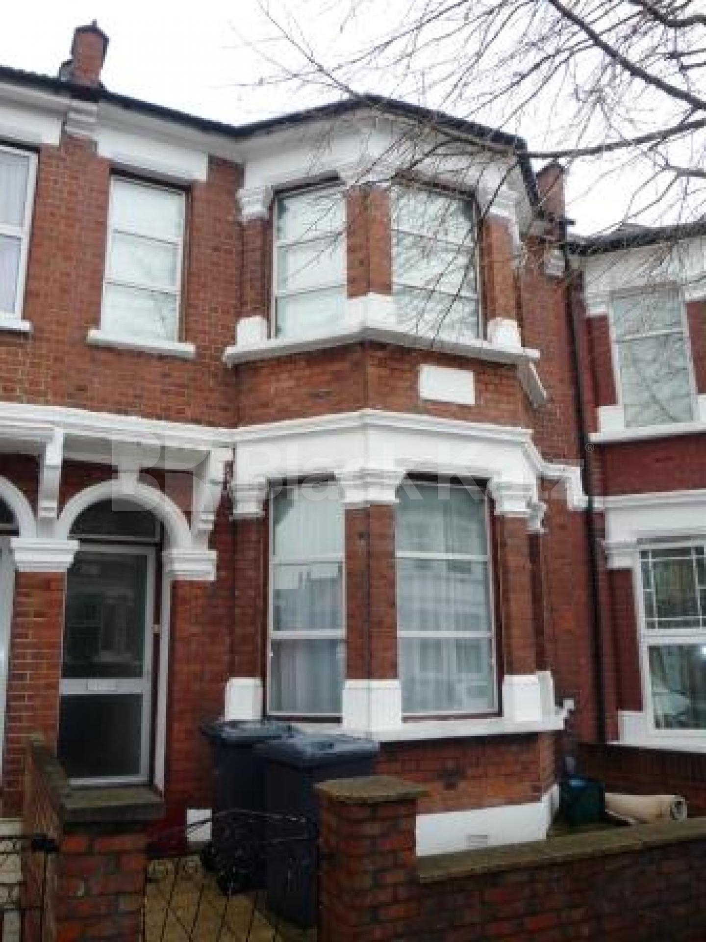 			Studio Apartment, 1 bath, 1 reception Flat			 Rathcoole Avenue, CROUCH END N8