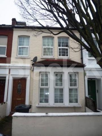 			3 Bedroom, 1 bath, 1 reception House			 Burghley Road, CROUCH END BORDERS N8