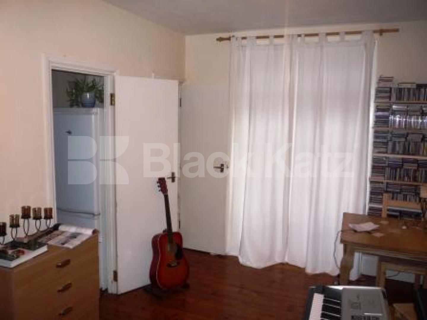 			LET, Studio Apartment, 1 bath, 1 reception Flat			 Holly Lodge Mansions, HIGHGATE