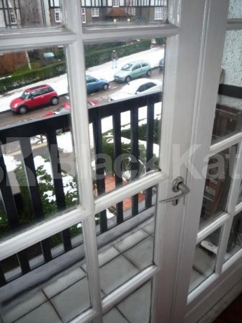 			LET, Studio Apartment, 1 bath, 1 reception Flat			 Holly Lodge Mansions, HIGHGATE