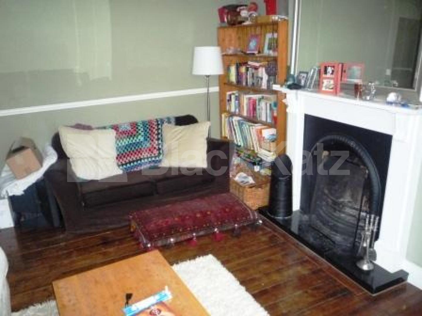 			5 Bedroom, 1 bath, 1 reception House			 Crestbrooke Avenue, PALMERS GREEN