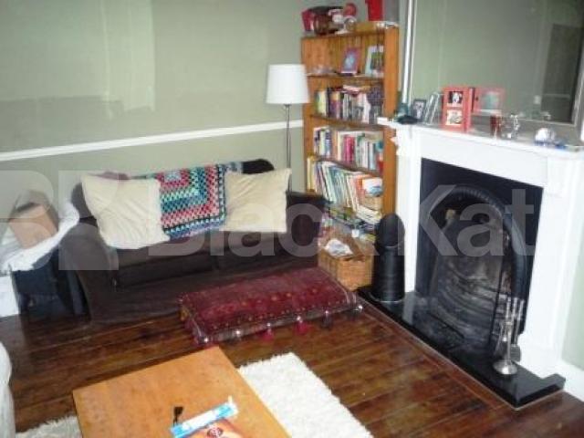 			5 Bedroom, 1 bath, 1 reception House			 Crestbrooke Avenue, PALMERS GREEN