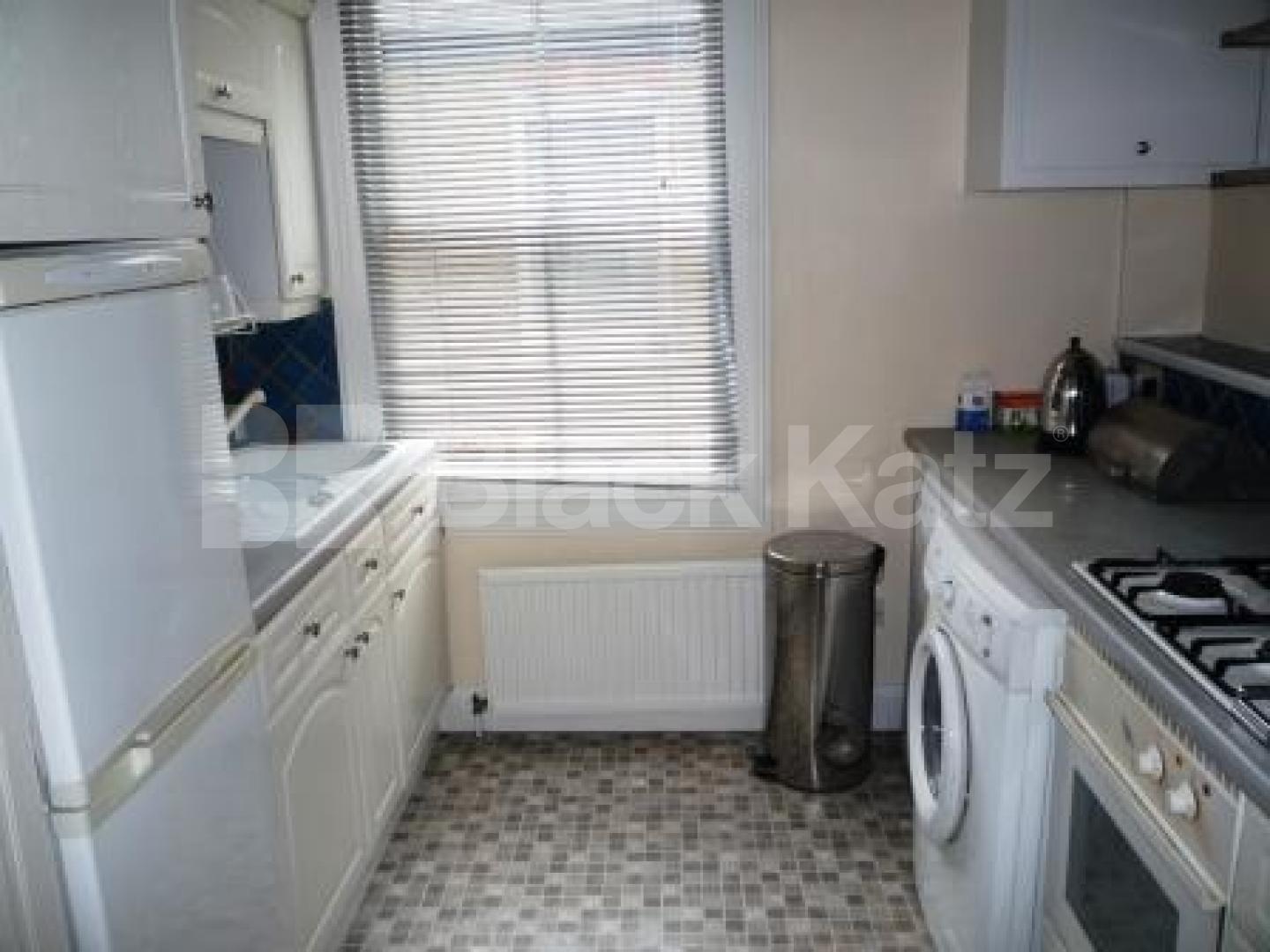 			EXCELLENT 2 DOUBLE BEDROM PROPERTY!, 2 Bedroom, 1 bath, 1 reception Flat			 Philip Lane, TURNPIKE LANE
