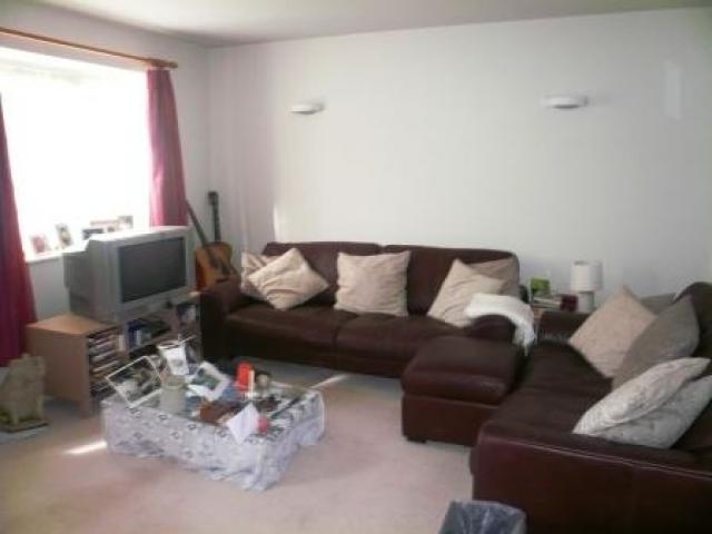 			2 Bedroom, 1 bath, 1 reception Flat			 Exeter Road, KILBURN/MAPESBURY CONSERVATION AREA
